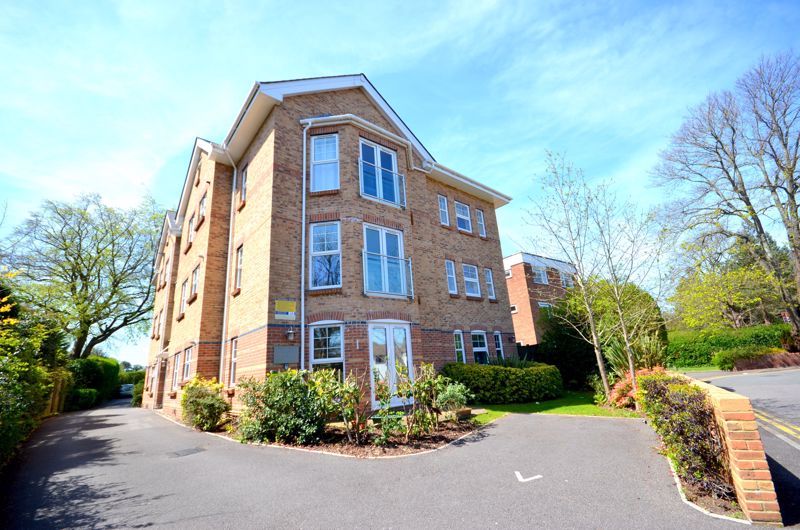 2 bed flat for sale in Wellington Road, Bournemouth BH8 Zoopla
