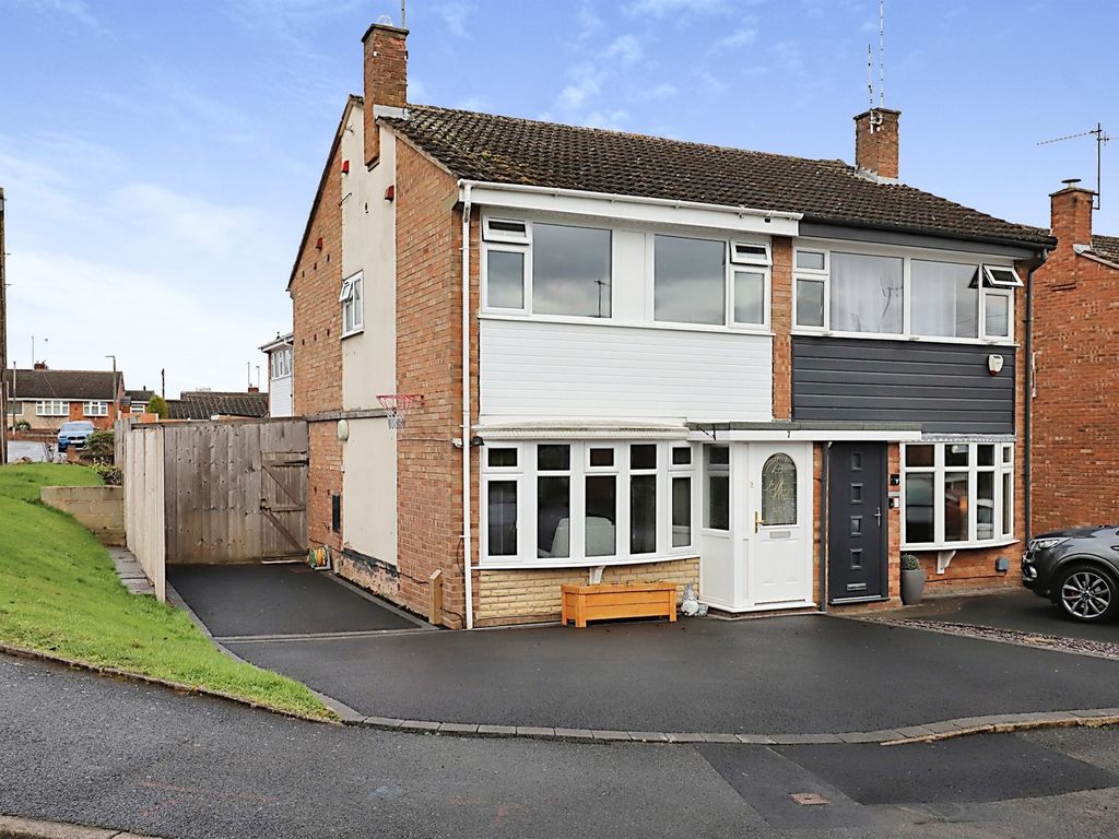 3 bed semidetached house for sale in Chichester Avenue, Kidderminster
