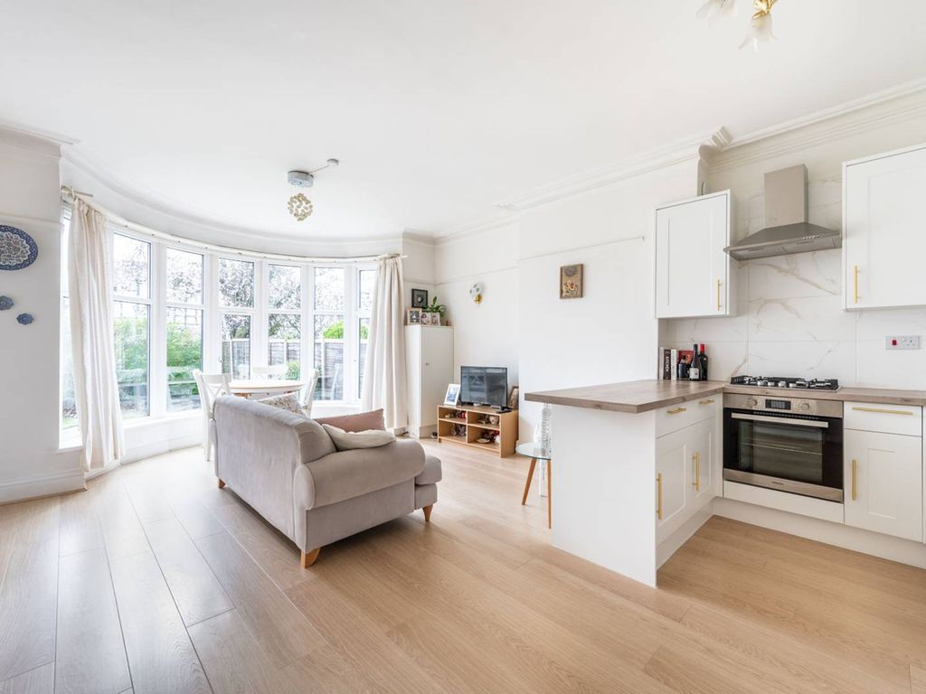 2 bed flat for sale in Chatsworth Road, Mapesbury Estate, London NW2