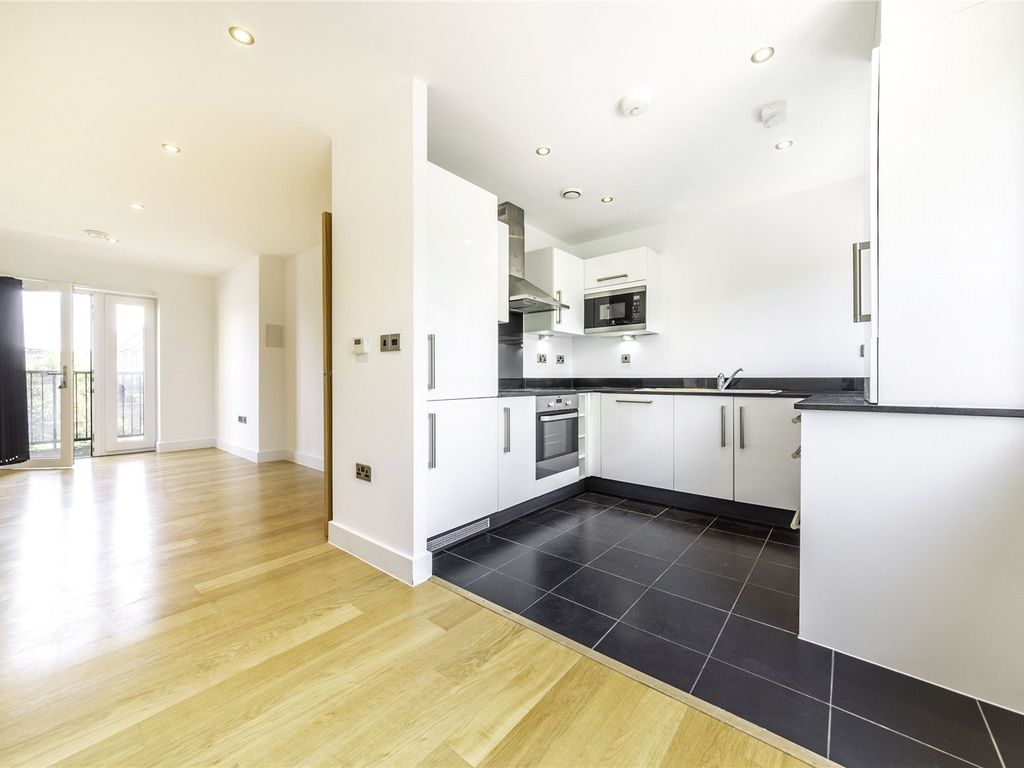 2 bed flat to rent in Fairthorn Road, Victoria Way, Charlton, London