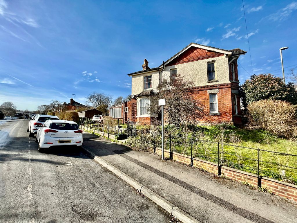 Room to rent in Fordington Road, Winchester SO22 Zoopla