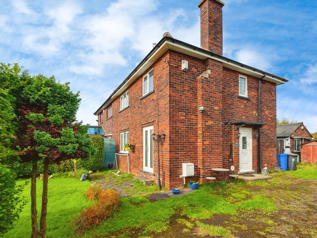 3 bed semidetached house for sale in Halebank Road, Widnes WA8, £