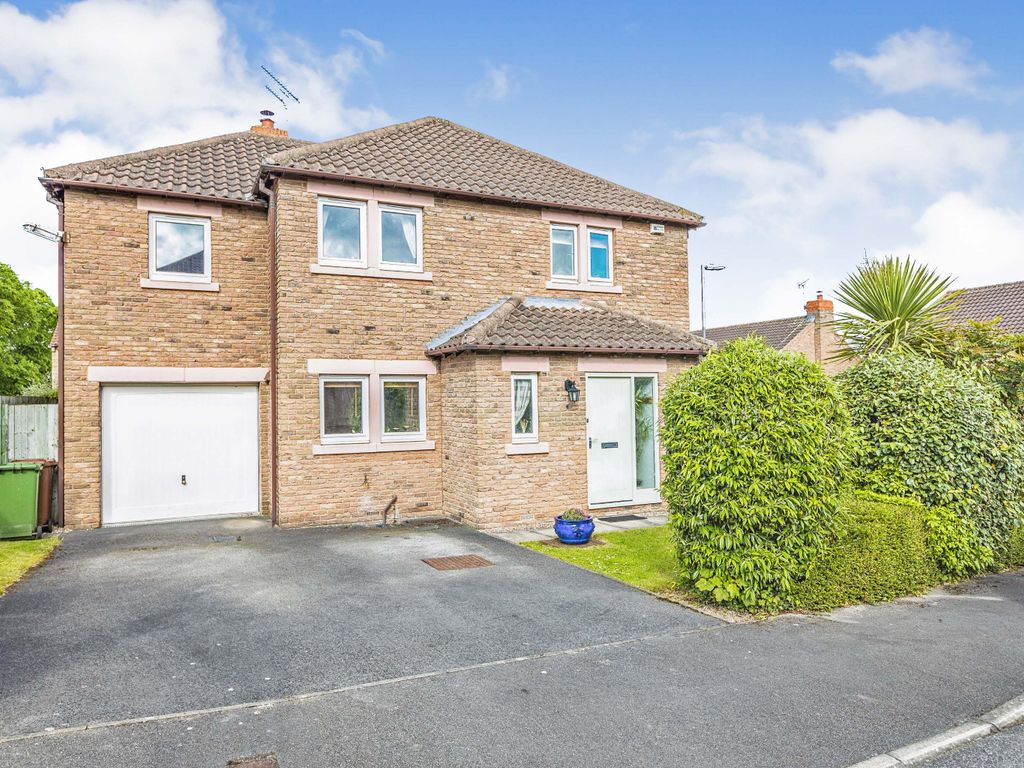 4 bed detached house for sale in Saddlers Grove, Badsworth, Pontefract