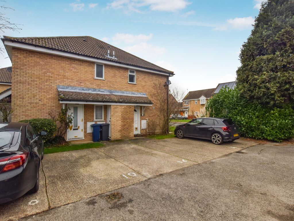 2 bed detached house for sale in Buttermel Close, Godmanchester