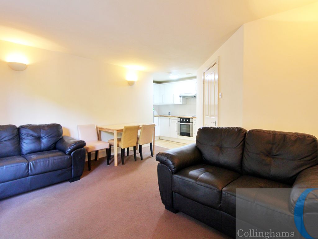 3 bed flat to rent in Clapham Road, Stockwell SW9 Zoopla