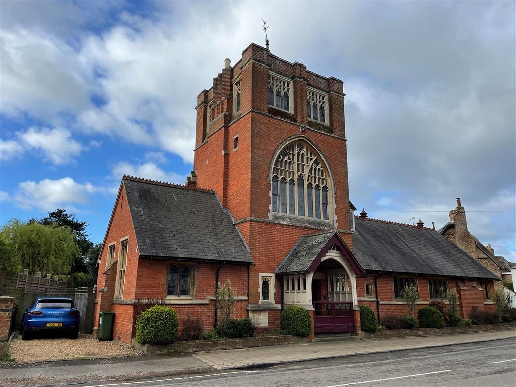 6 bed property for sale in Horn Street, Winslow, Buckingham