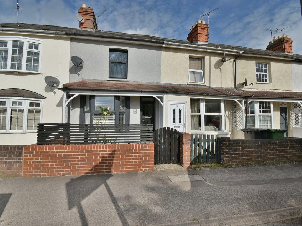 3 bed terraced house for sale in Kings Road, Newbury RG14, £335,000