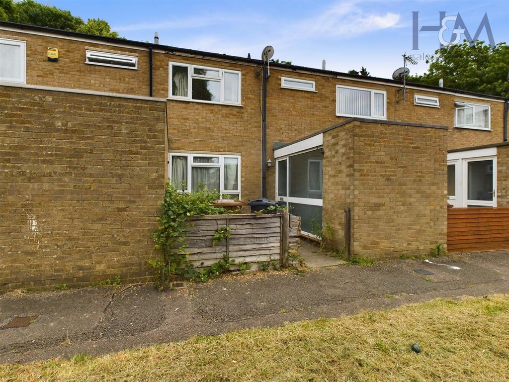 3 bed terraced house for sale in Ely Close, Stevenage SG1, £285,000