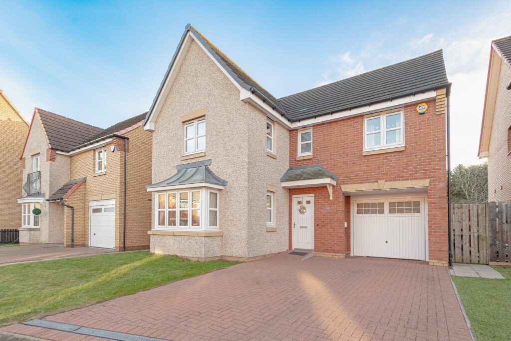 4 bed detached house for sale in Mellock Crescent, Maddiston FK2 Zoopla