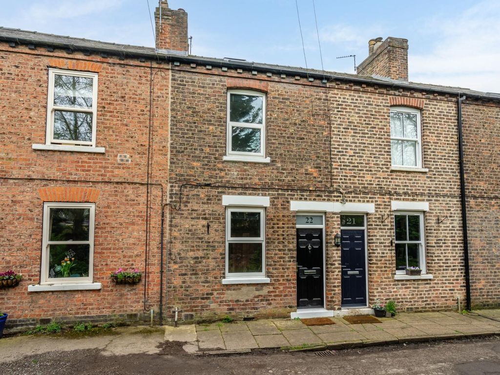 2 bed town house for sale in Hob Moor Terrace, York YO24, £300,000 - Zoopla