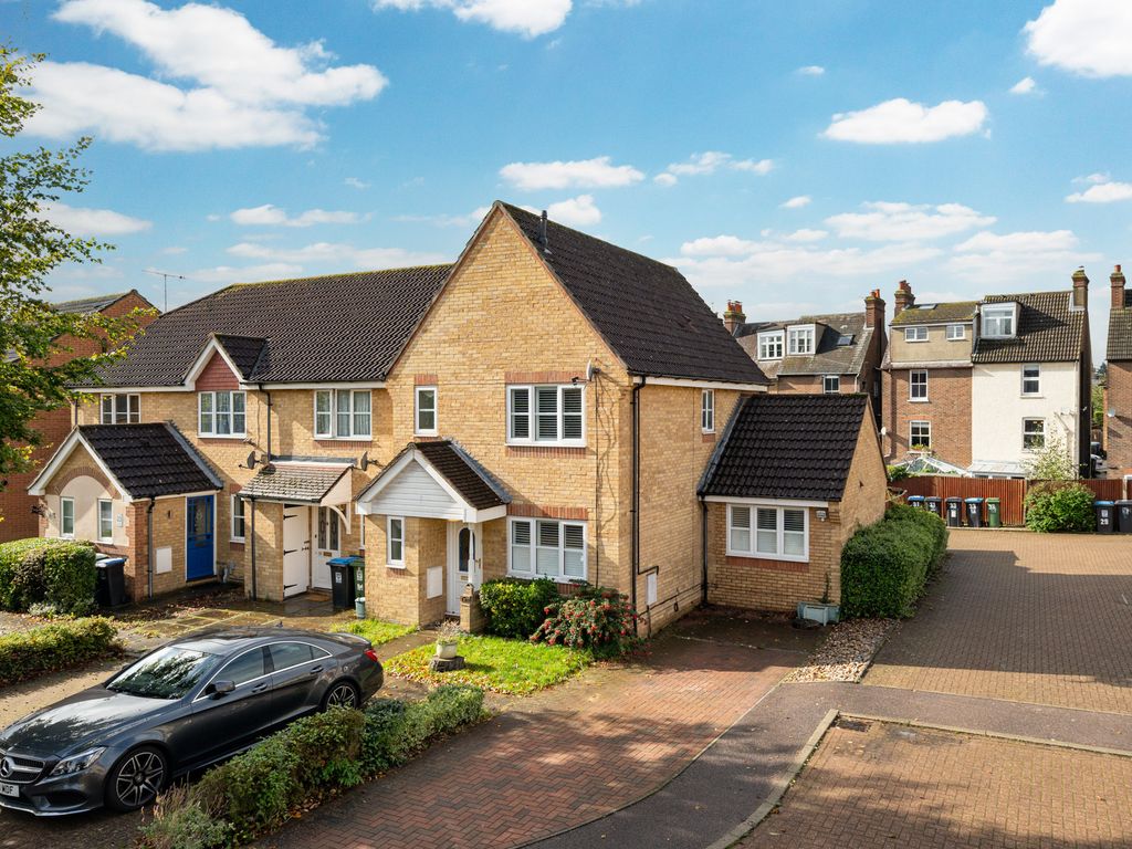 3 bed end terrace house for sale in Thorne Close, Hemel Hempstead HP1