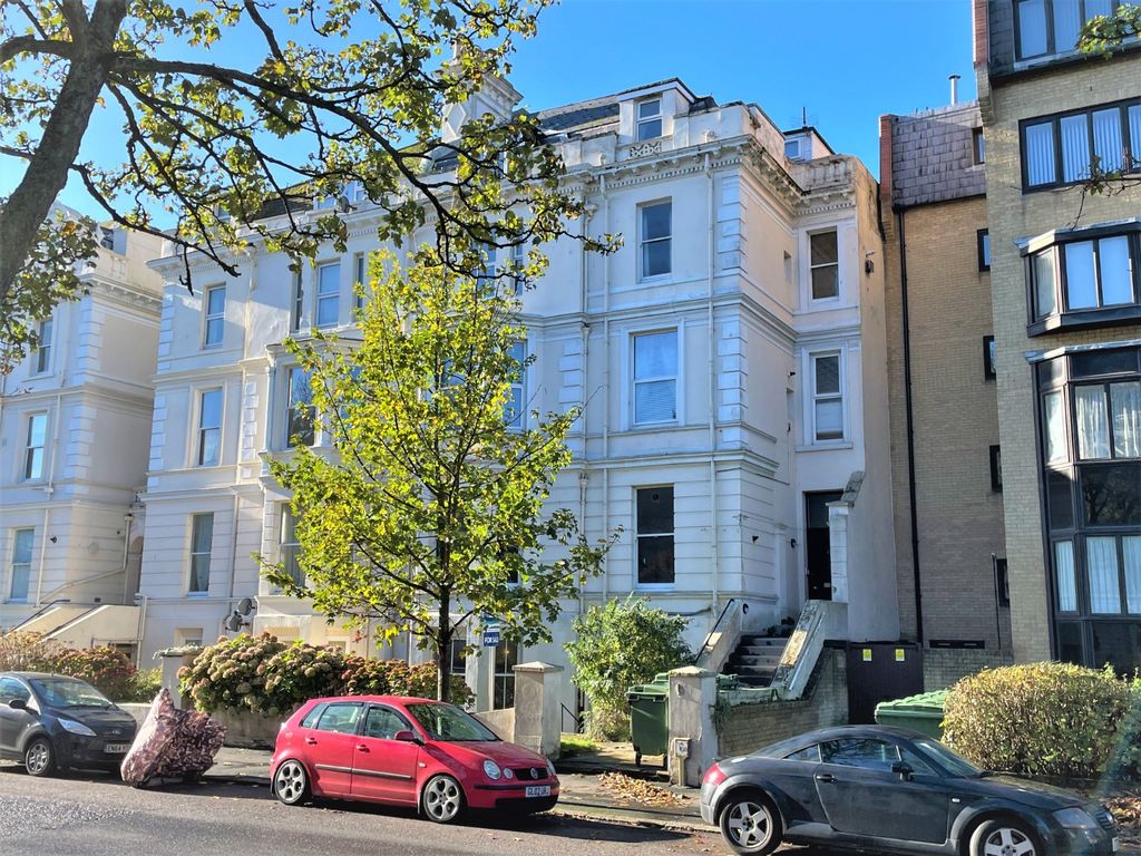 2 bed flat for sale in Castle Hill Avenue, Folkestone, Kent CT20 Zoopla