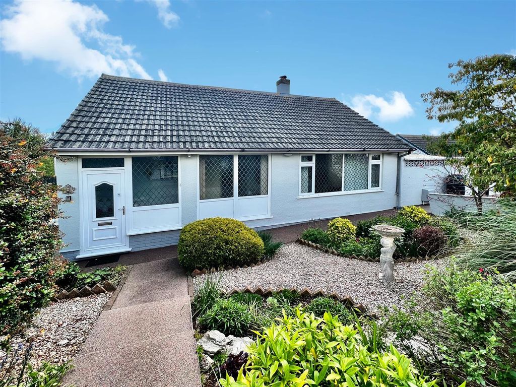 2 bed detached bungalow for sale in Lichfield Drive, Copythorne