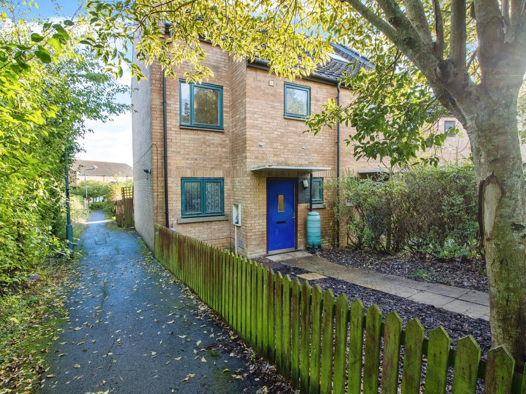 4 bed semidetached house for sale in Nicholson Grove, Grange Farm