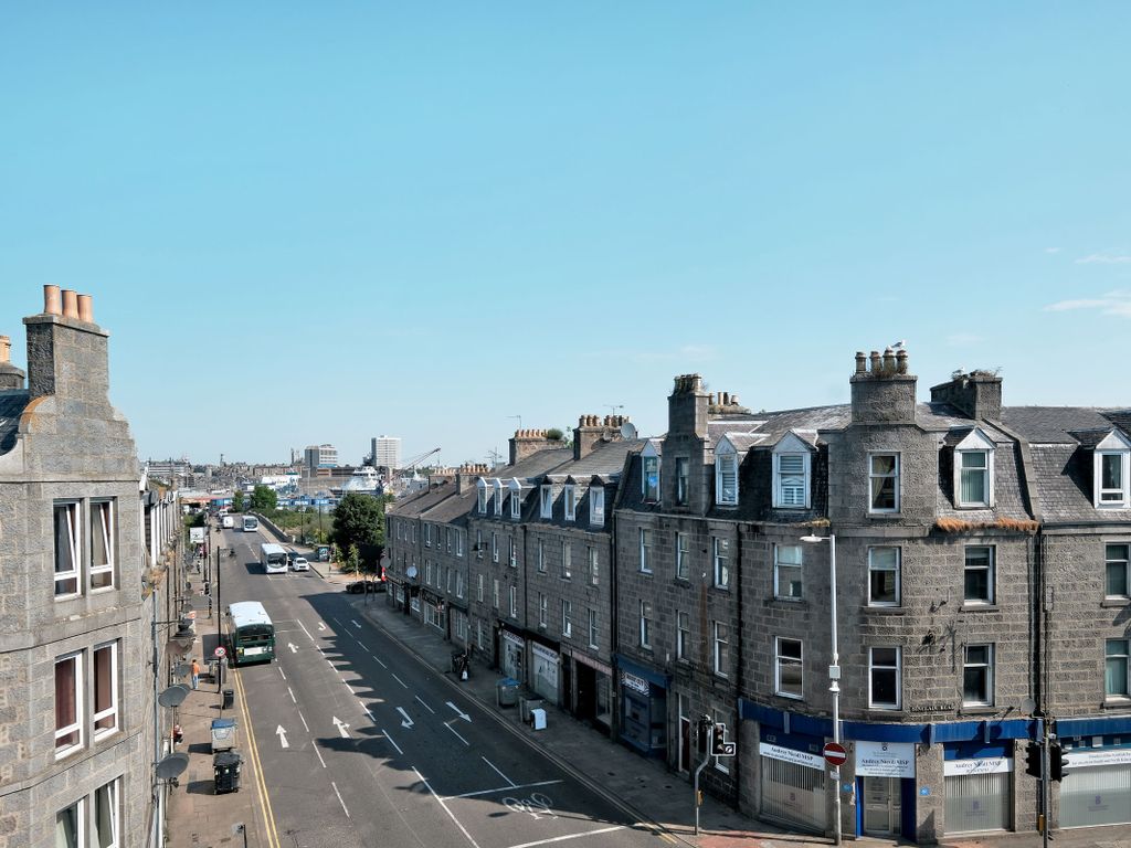 3 bed flat for sale in Victoria Road, Aberdeen AB11, £81,000 Zoopla