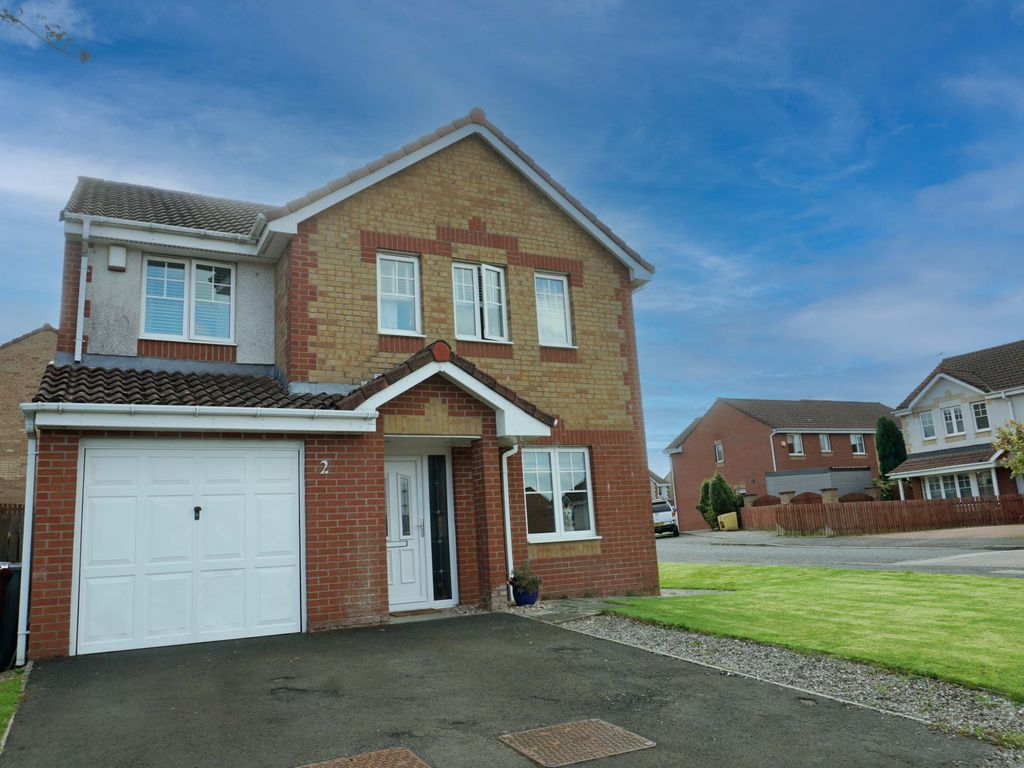 4 bed detached house for sale in Mendip Lane, Lindsayfield, East