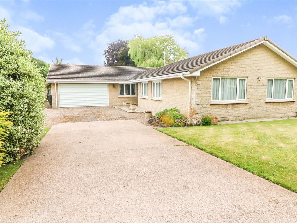 4 bed detached bungalow for sale in Gill Close, Wickersley, Rotherham