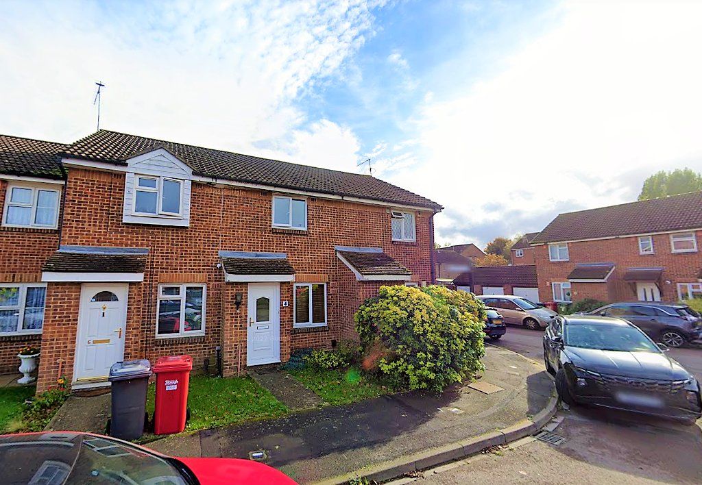 3 bed semidetached house for sale in Boulters Close, Cippenham, Slough