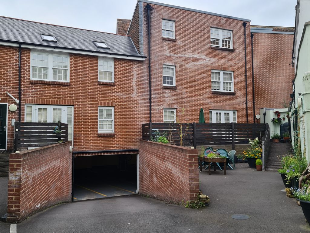 2 bed flat to rent in Fisherton Street, Salisbury SP2 Zoopla