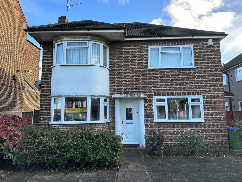 2 bed for sale in Welling Way, Welling DA16, £325,000 Zoopla
