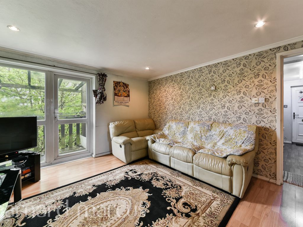 1 bed flat for sale in Maple Road, Yeading, Hayes UB4, £160,000 Zoopla