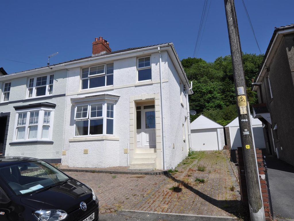 3 bed semidetached house for sale in Heol Y Delyn, Carmarthen SA31, £