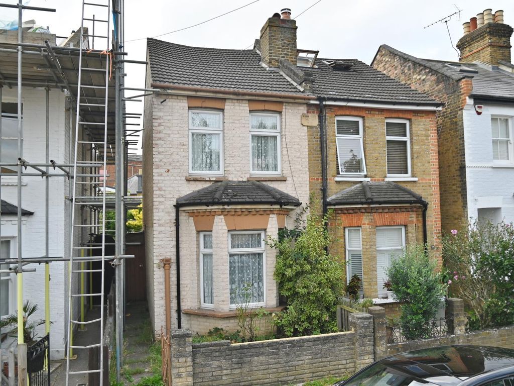 3 bed semidetached house for sale in Walpole Road, Teddington TW11, £