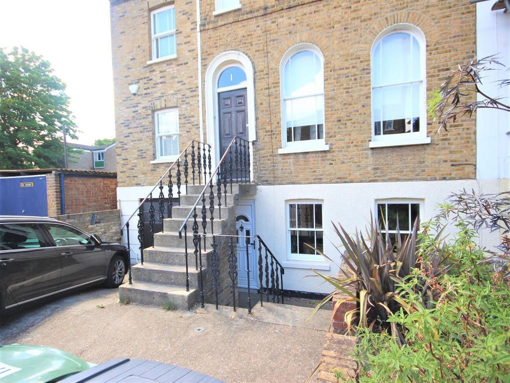 1 bed flat to rent in East Avenue, London E17 Zoopla