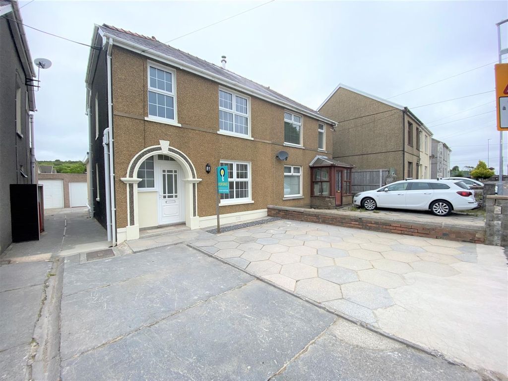 3 bed semidetached house for sale in Bethania Road, Upper Tumble