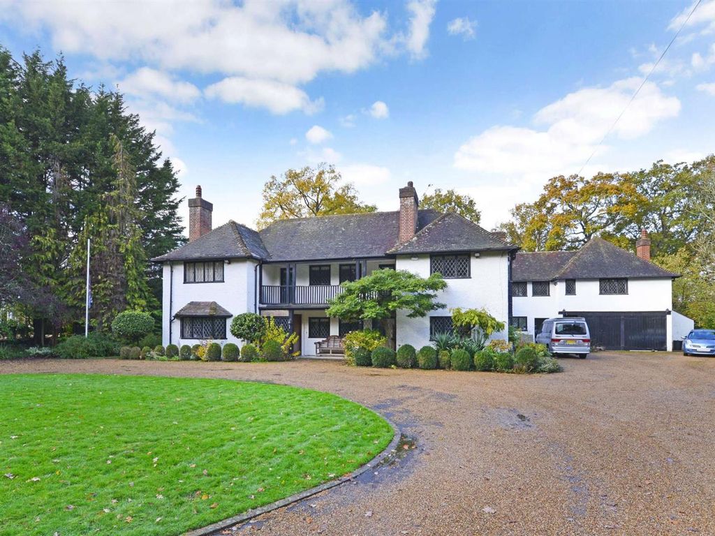 6 bed detached house for sale in Oak Grange Road, West Clandon