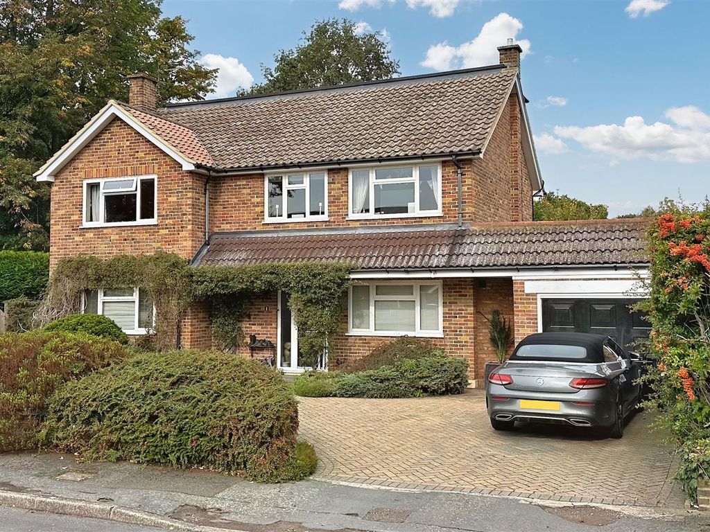 5 bed detached house to rent in Wildacres, West Byfleet KT14 Zoopla