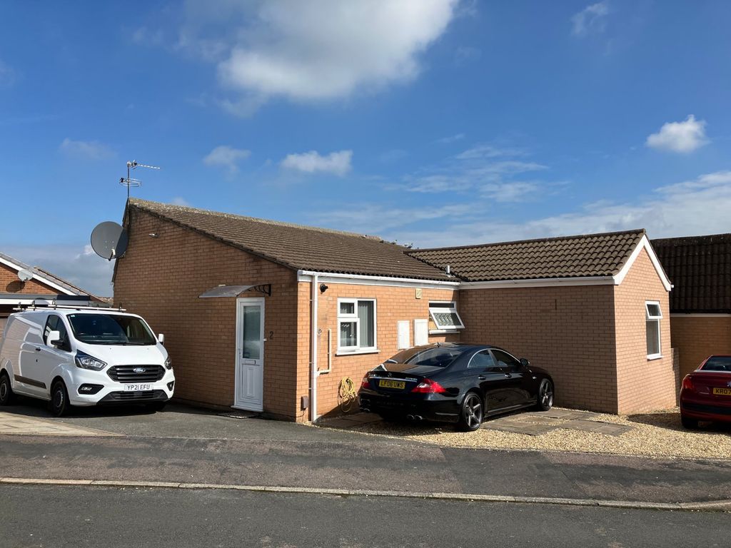 2 bed bungalow to rent in 2 Beaumont Gardens, Melton Mowbray, Leicetershire LE13 Zoopla