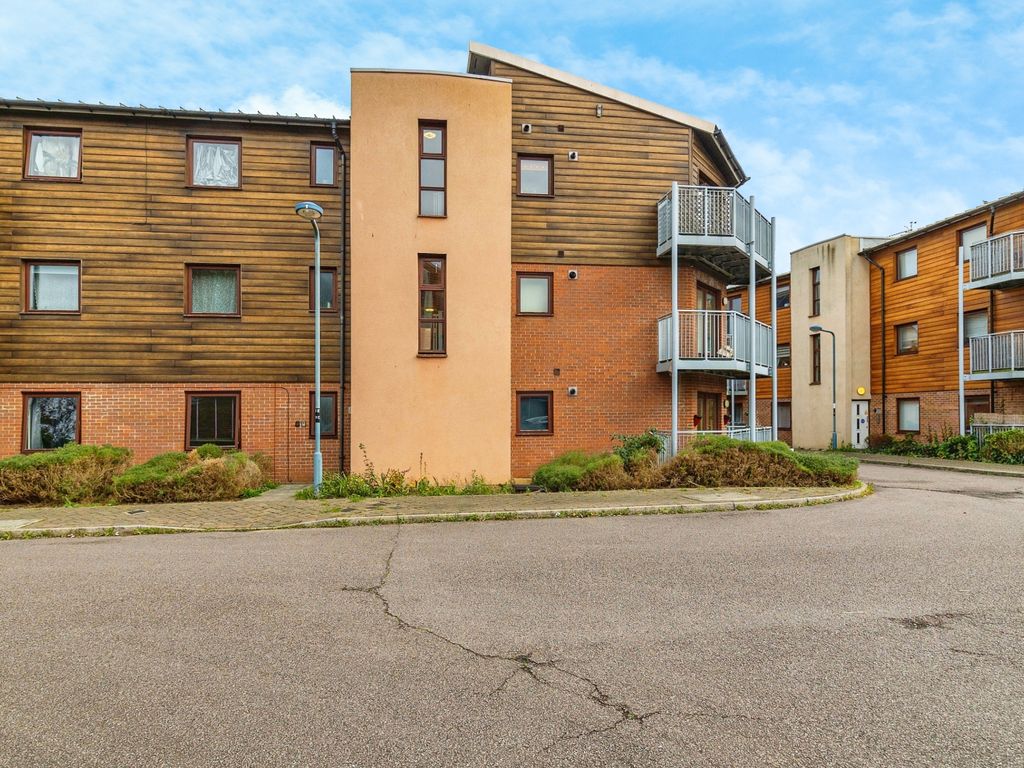 1 bed flat for sale in Ulverston Crescent, Broughton, Milton Keynes