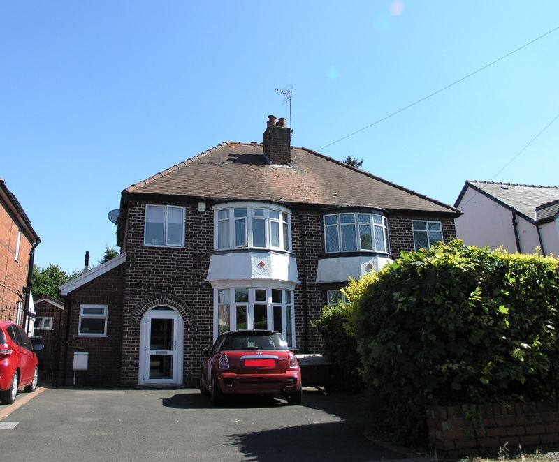 3 bed semidetached house to rent in Hagley Road, Hayley Green