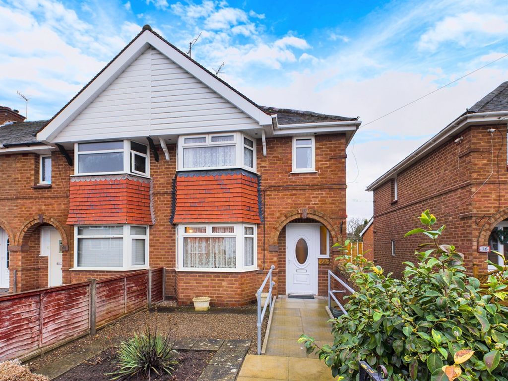 3 bed end terrace house for sale in Graham Road, Worcester