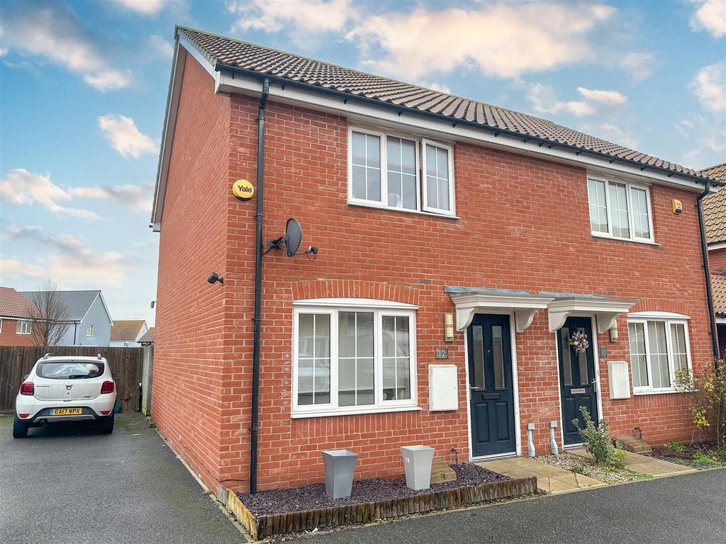 2 bed semidetached house for sale in Glover Close, ClactonOnSea CO16 Zoopla