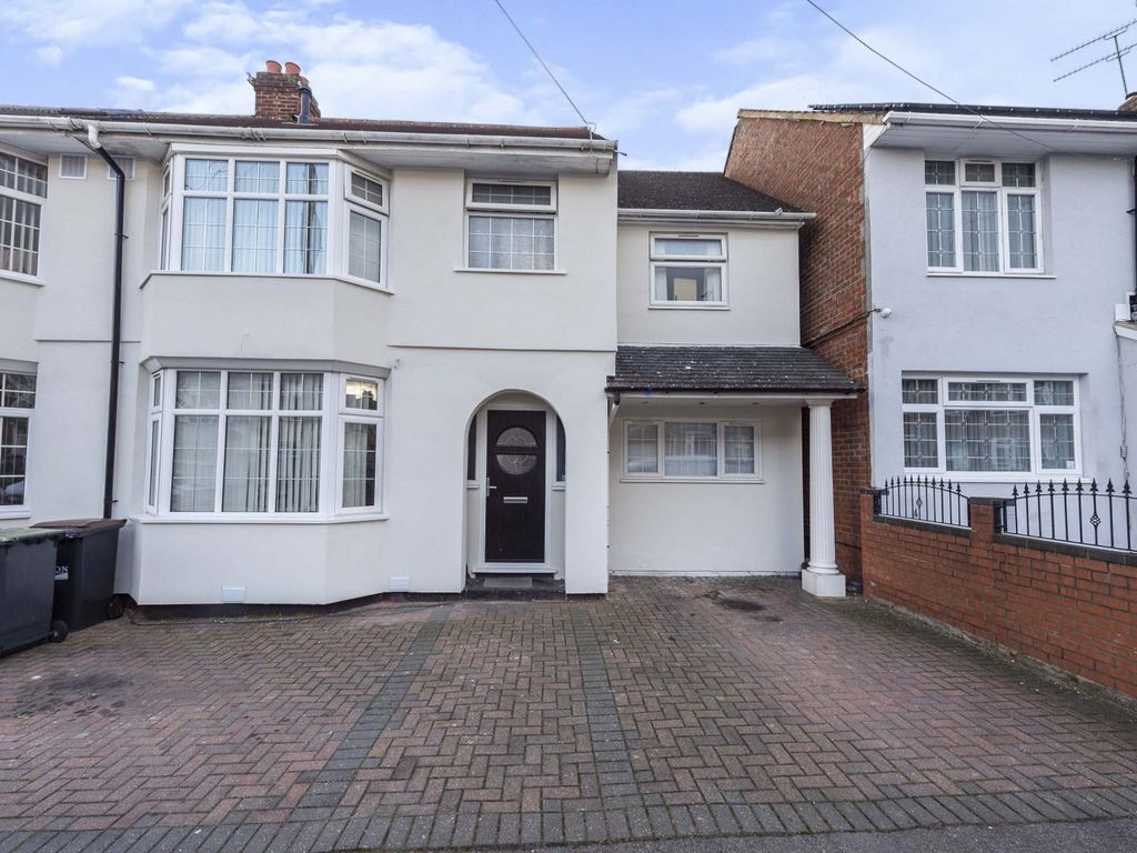 St. Mildreds Avenue, Luton, Bedfordshire LU3  