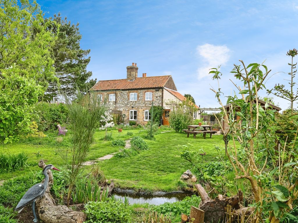 3 bed semidetached house for sale in Common Lane, Gayton Thorpe, King