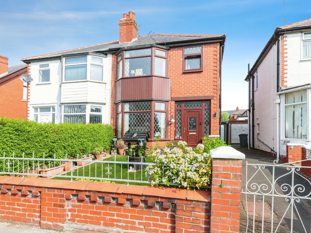 3 bed semidetached house for sale in Preston Old Road, Blackpool