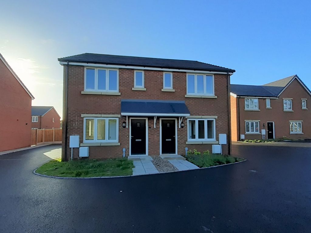 New home, 2 bed semidetached house for sale in Road, Keresley