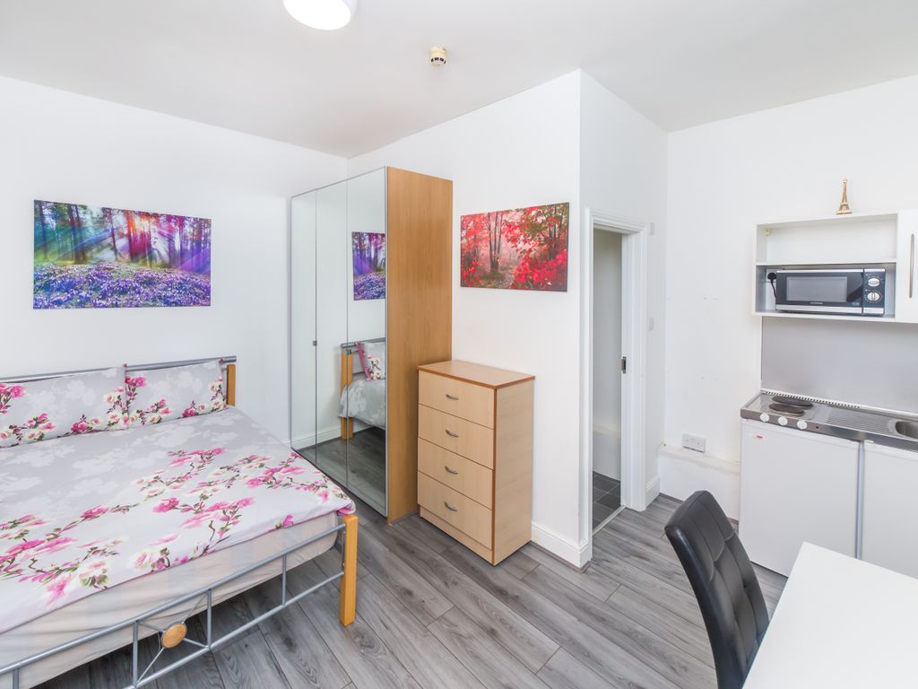 Studio to rent in Cromwell Road, London SW7 Zoopla