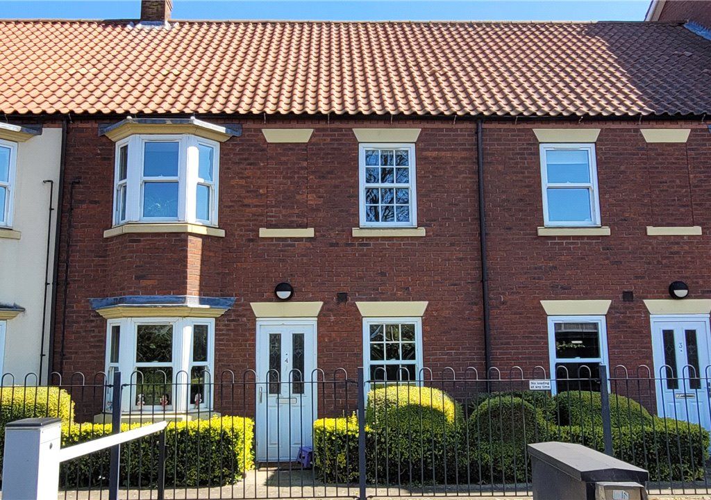 2 bed flat to rent in Grovehill Road, Beverley, East Riding Of