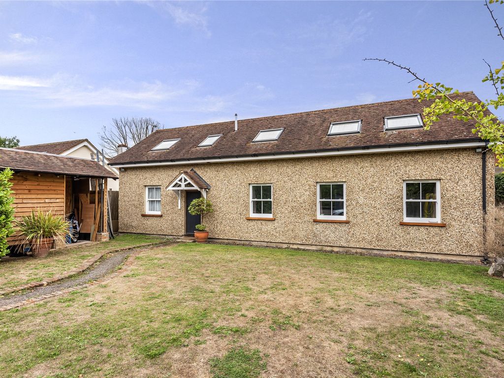 3 bed detached house for sale in Oakley Road, Bromley BR2, £650,000