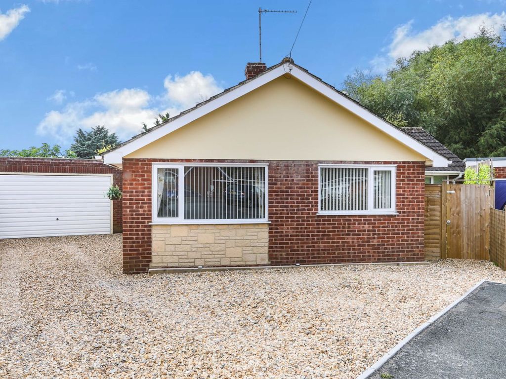 3 bed detached bungalow for sale in Sandycroft Road, Churchdown GL3