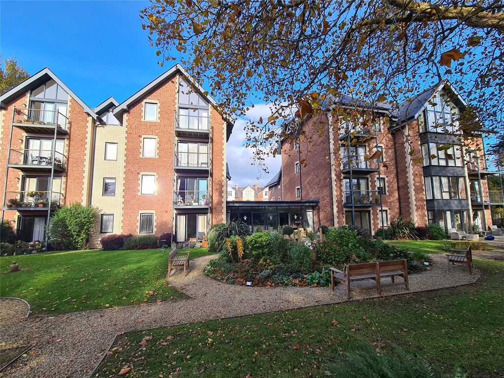 2 bed flat for sale in Courtland Road, Paignton, Devon TQ3, £270,000