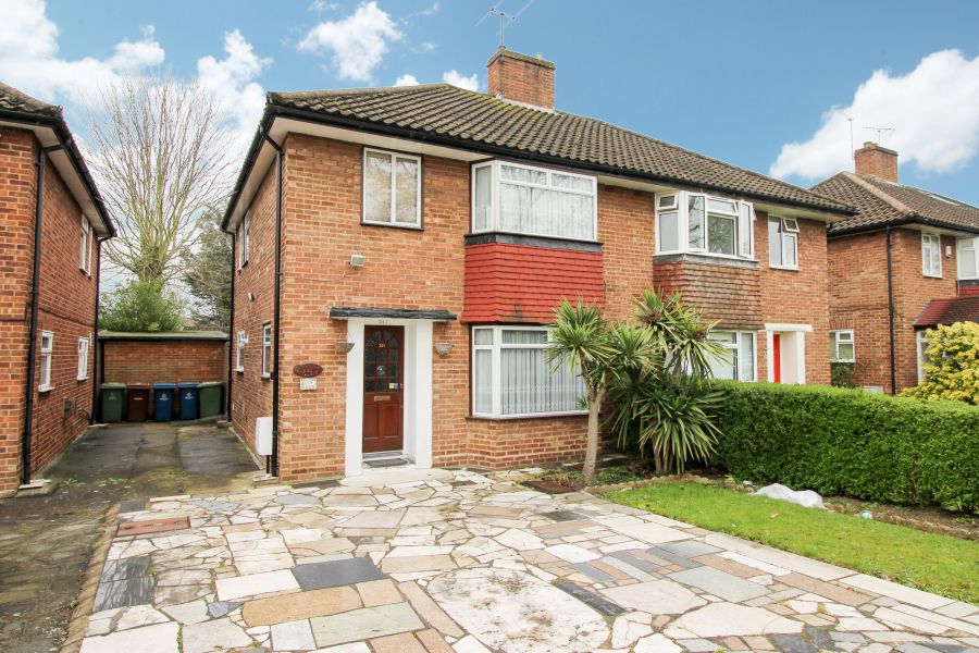 3 bed semidetached house to rent in Kenton Lane, Harrow HA3 Zoopla