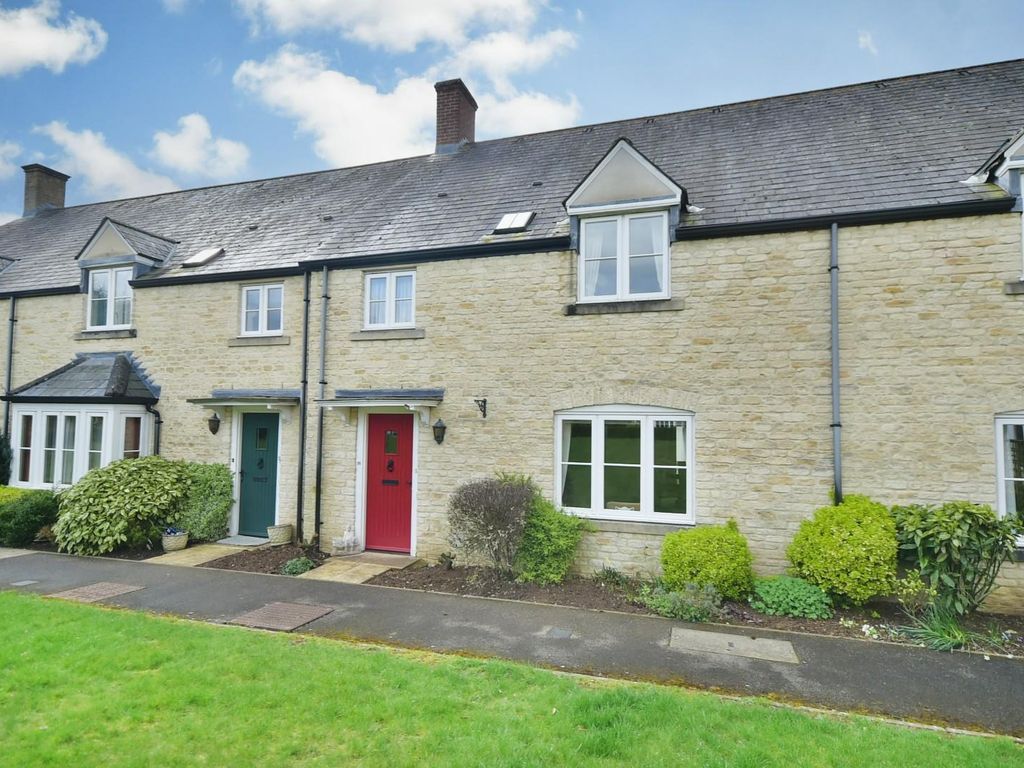 3 bed property for sale in The Orchard, The Croft, Fairford GL7, £