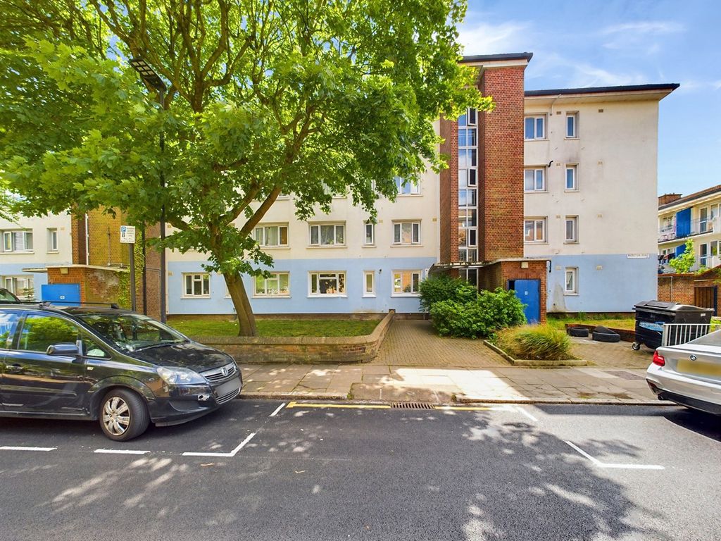 2 bed flat for sale in Moreton Road, London N15, £370,000 Zoopla