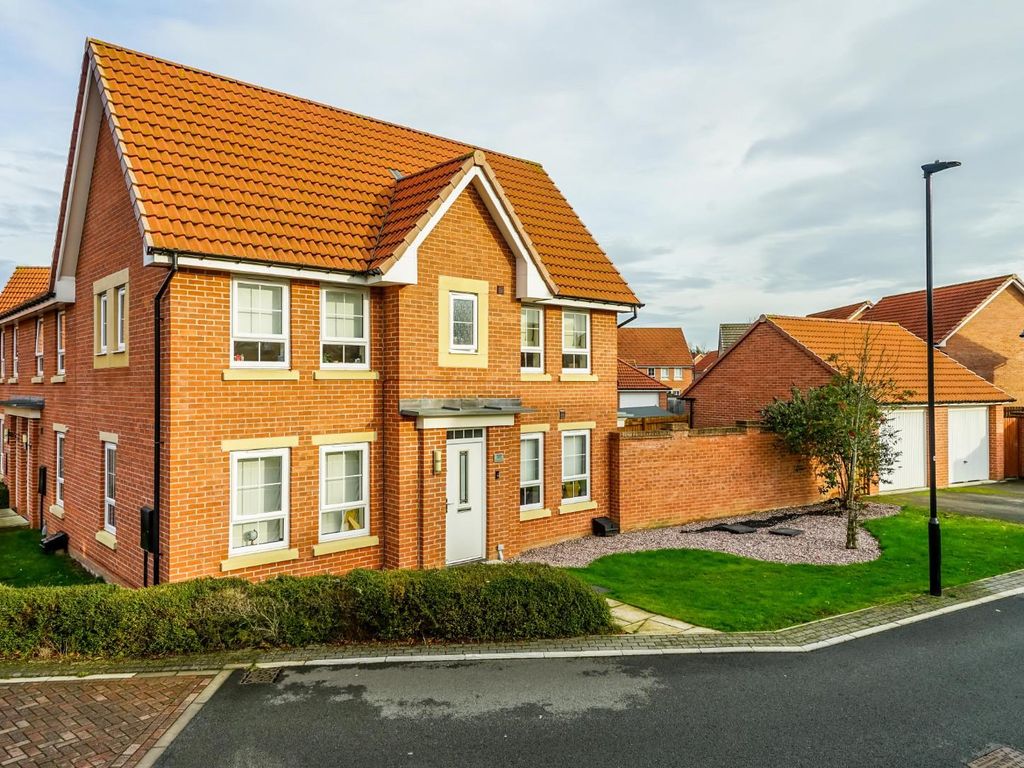 3 bed semidetached house for sale in Heathside, Huntington, York YO32