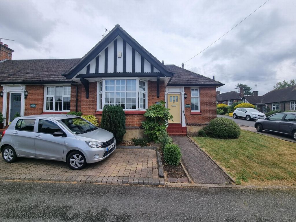 2 bed bungalow for sale in Chalet Estate, Hammers Lane NW7 Zoopla